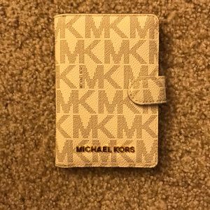 Michale Kors passport wallet